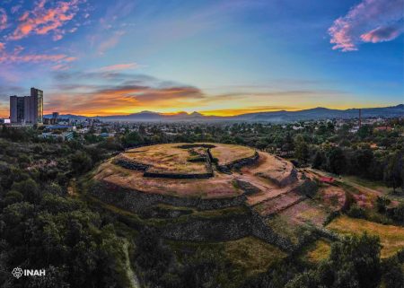 El INAH revela alineación solar entre Cuicuilco y la ENAH en el equinoccio
