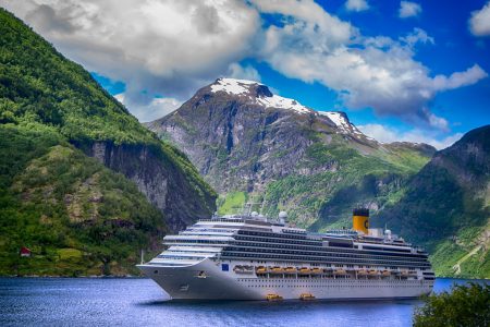 Por qué un crucero por los fiordos noruegos es el viaje que cambia perspectivas