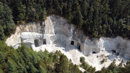 Este es el Cerro de Las Navajas, el mayor yacimiento de obsidiana del mundo