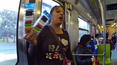 No más ¡“llévele, llévele”! El Metro CDMX prohíbe gritos en locales y contempla multas