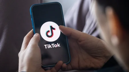 Presentan iniciativa en México para restringir el uso de TikTok entre menores de 15 años