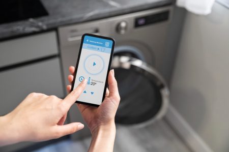 Lavadoras conectadas: ¿qué aporta el wifi a un aparato que solo lava?