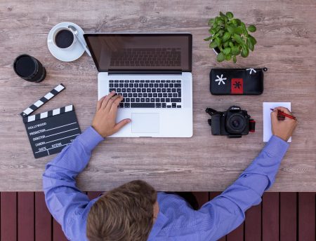 Escaleta: la plataforma mexicana donde cineastas premiados leen guiones de autores nuevos